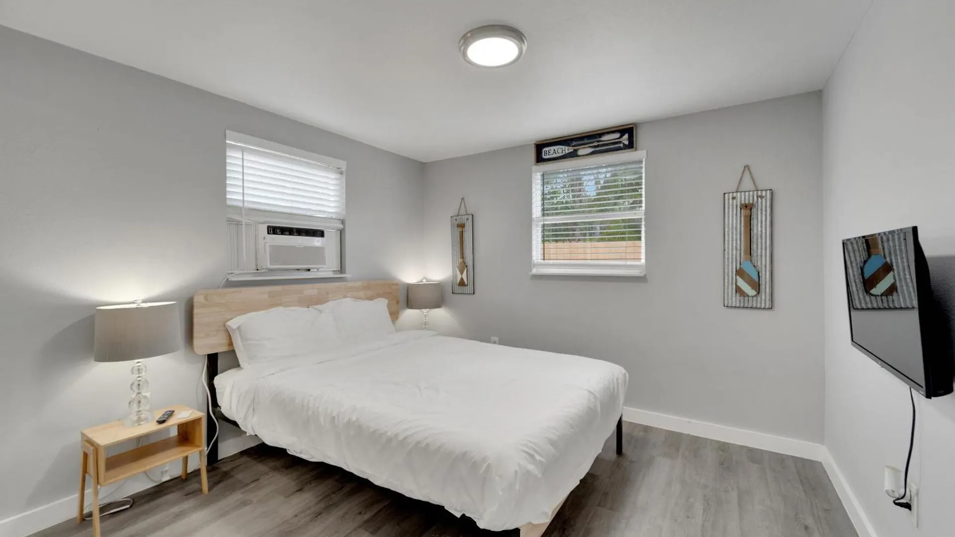 坦帕8818 Rocky Creek Drive Unit B别墅 度假居