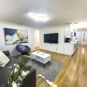 Beautiful And Relaxing 3 Bedrooms 2 Kings Beds Holiday home